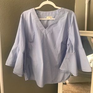 Cute bell sleeve top !